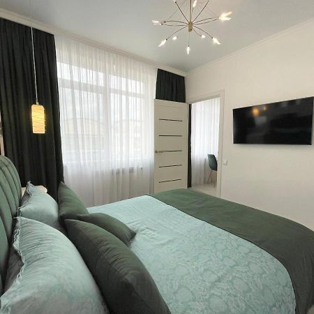 Luxury Emerald Apartments Irpin Exterior foto