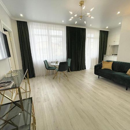 Luxury Emerald Apartments Irpin Exterior foto